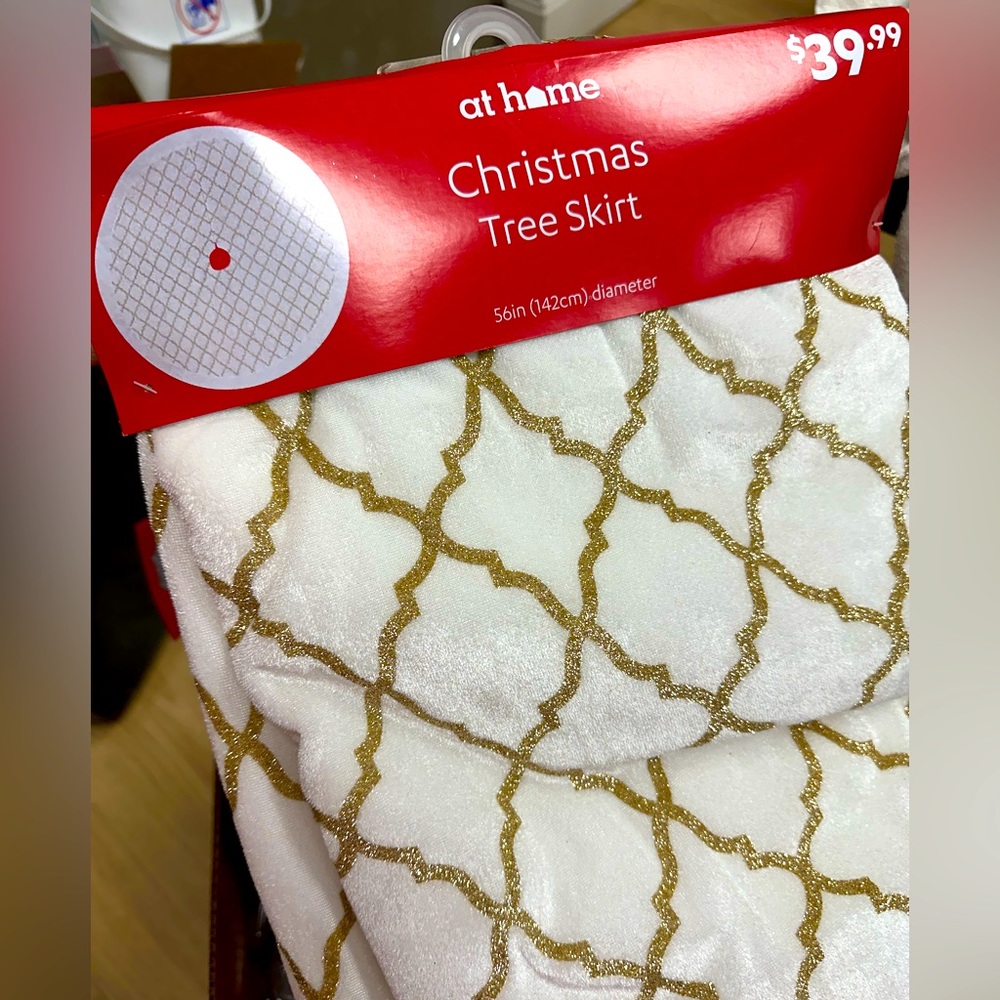 Gold Design 56in Diameter Tree Skirt